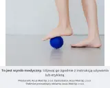 Niebieska piłka sensoryczna do rehabilitacji stóp.