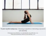 Kobieta wykonuje ćwiczenie cobra, pogłębiając rozciąganie pleców na macie.
