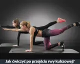 Dwie kobiety ćwiczą na macie, wykonując ćwiczenia wspierające regenerację nerwu kulszowego.