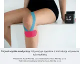 Kolano z niebieskimi i różowymi tejpy. Pomoc w regeneracji po wysiłku.